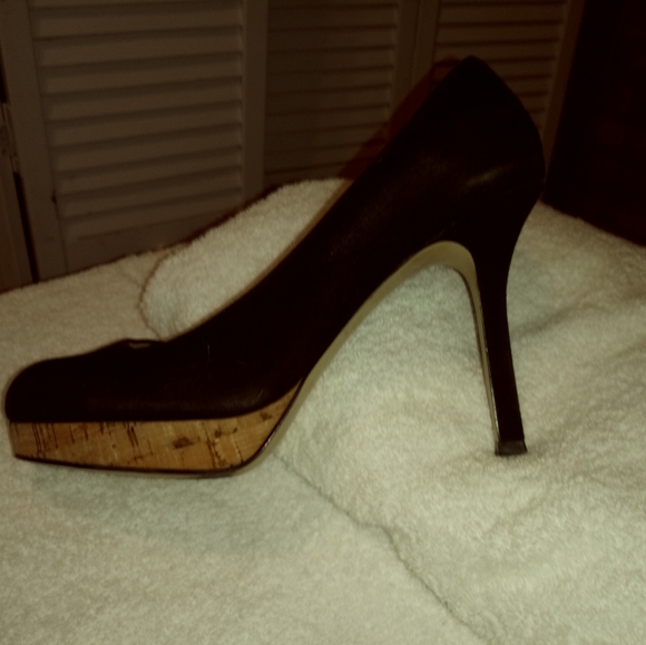 Shoes - Picture 2 of 3